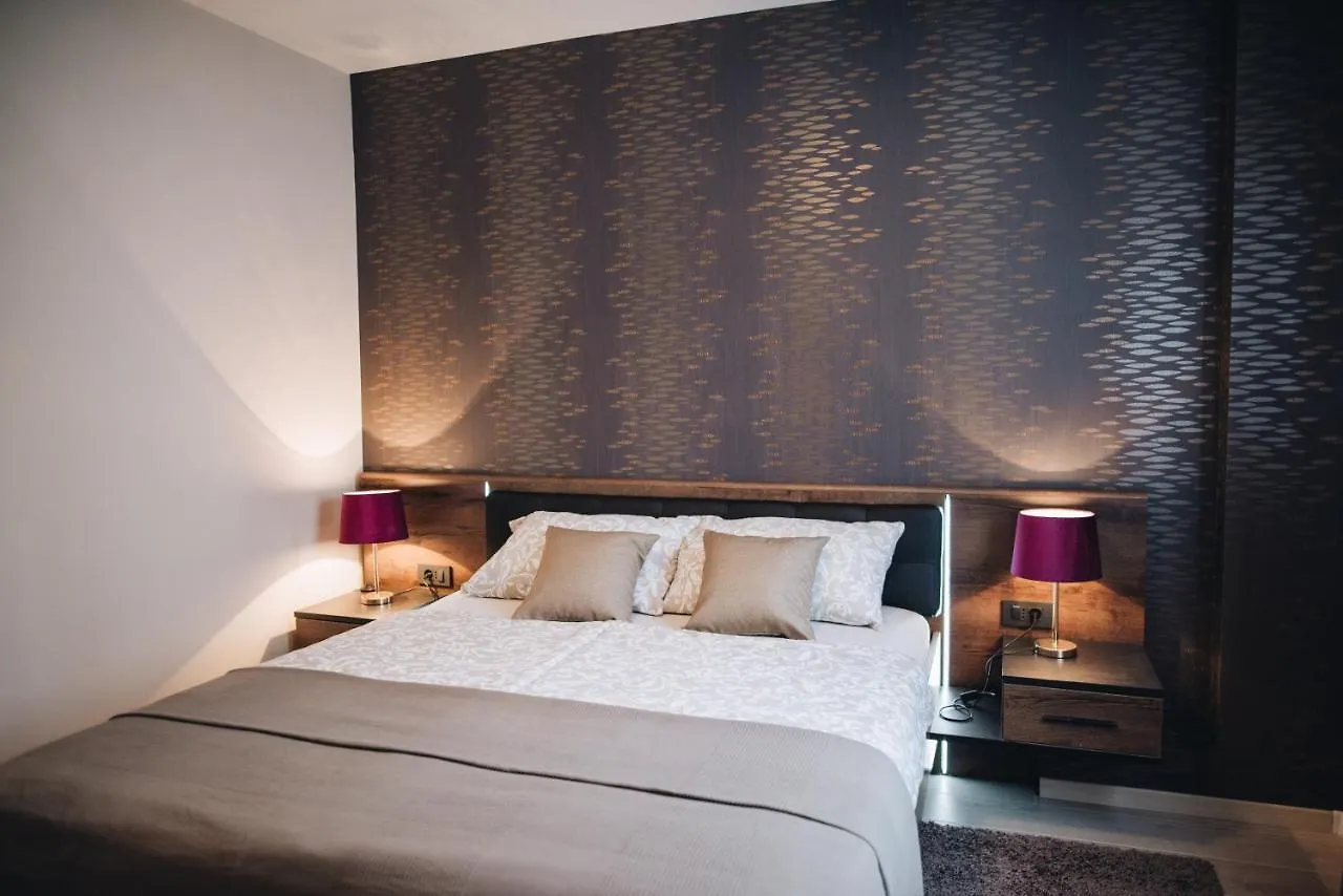 아파트 Stay In The Very Heart Of Porec - 50M To The Beach 크로아티아