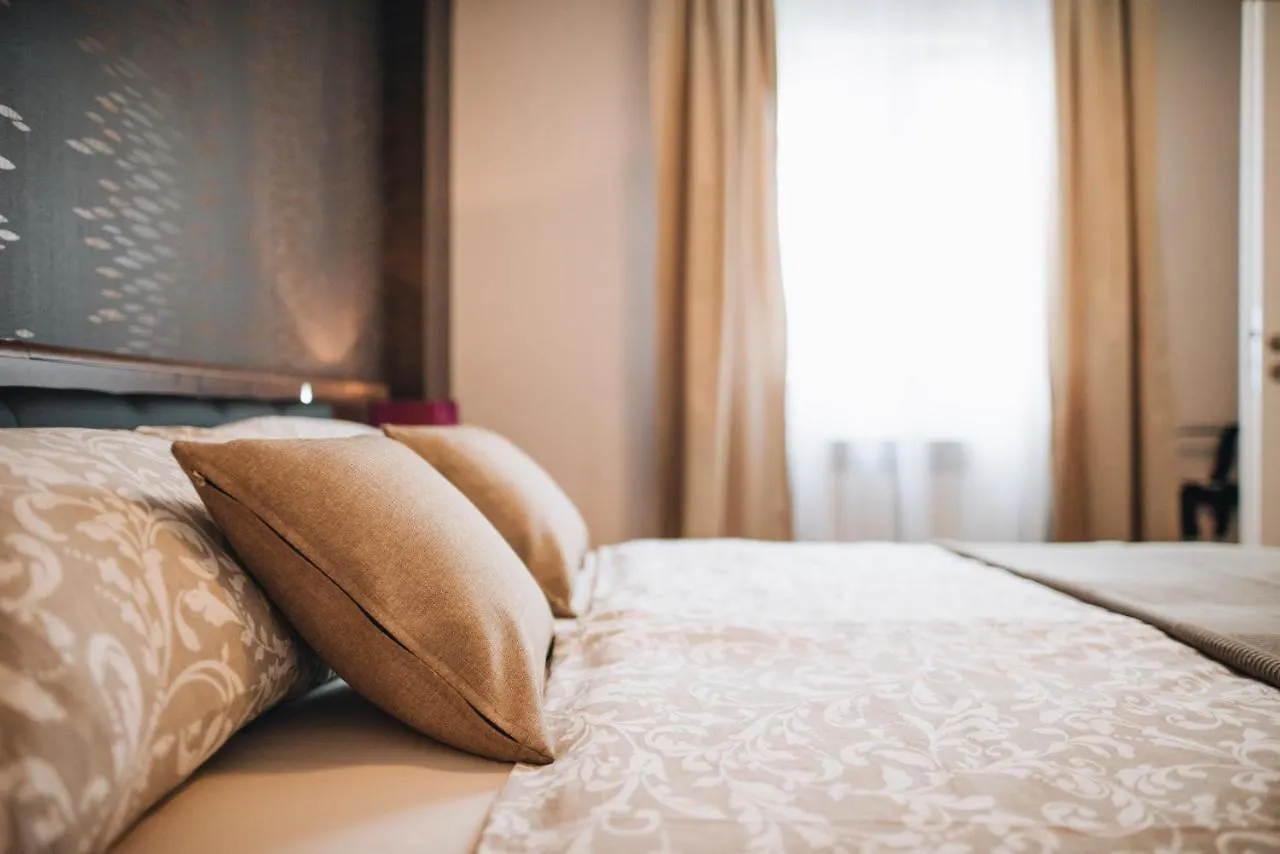 Stay In The Very Heart Of Porec - 50M To The Beach