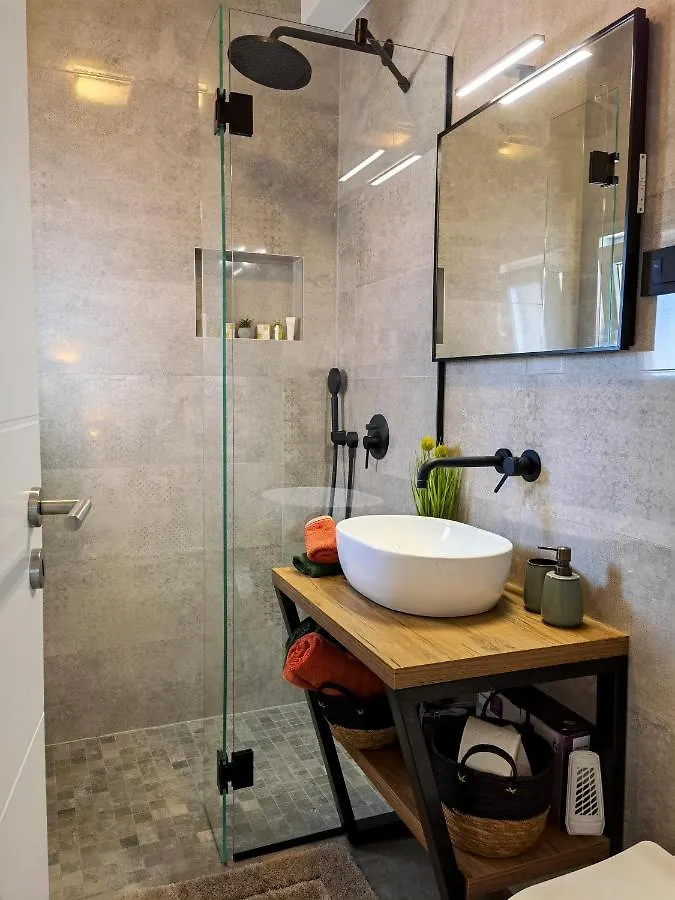 Stay In The Very Heart Of Porec - 50M To The Beach Lägenhet